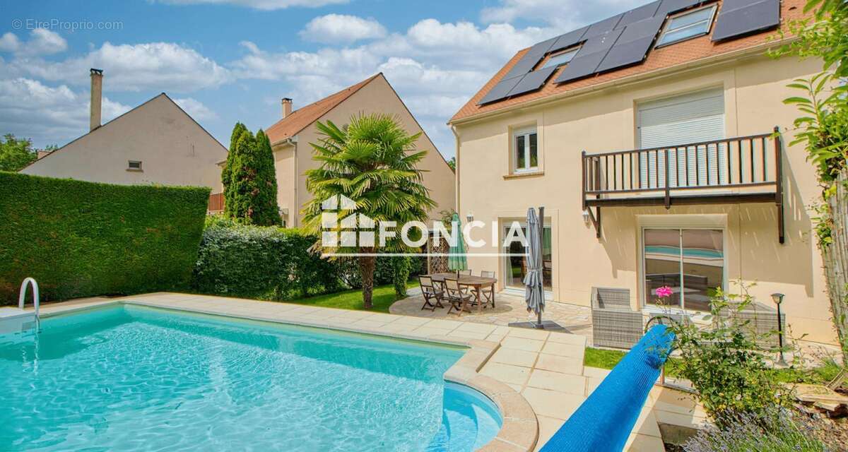 Maison à MORAINVILLIERS