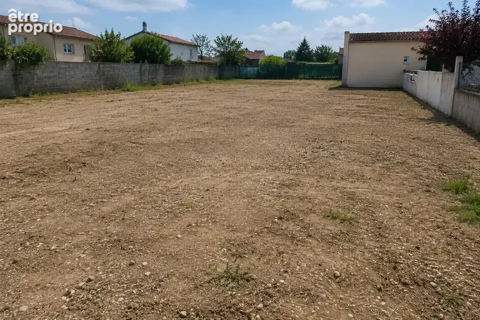 Terrain à ROAILLAN