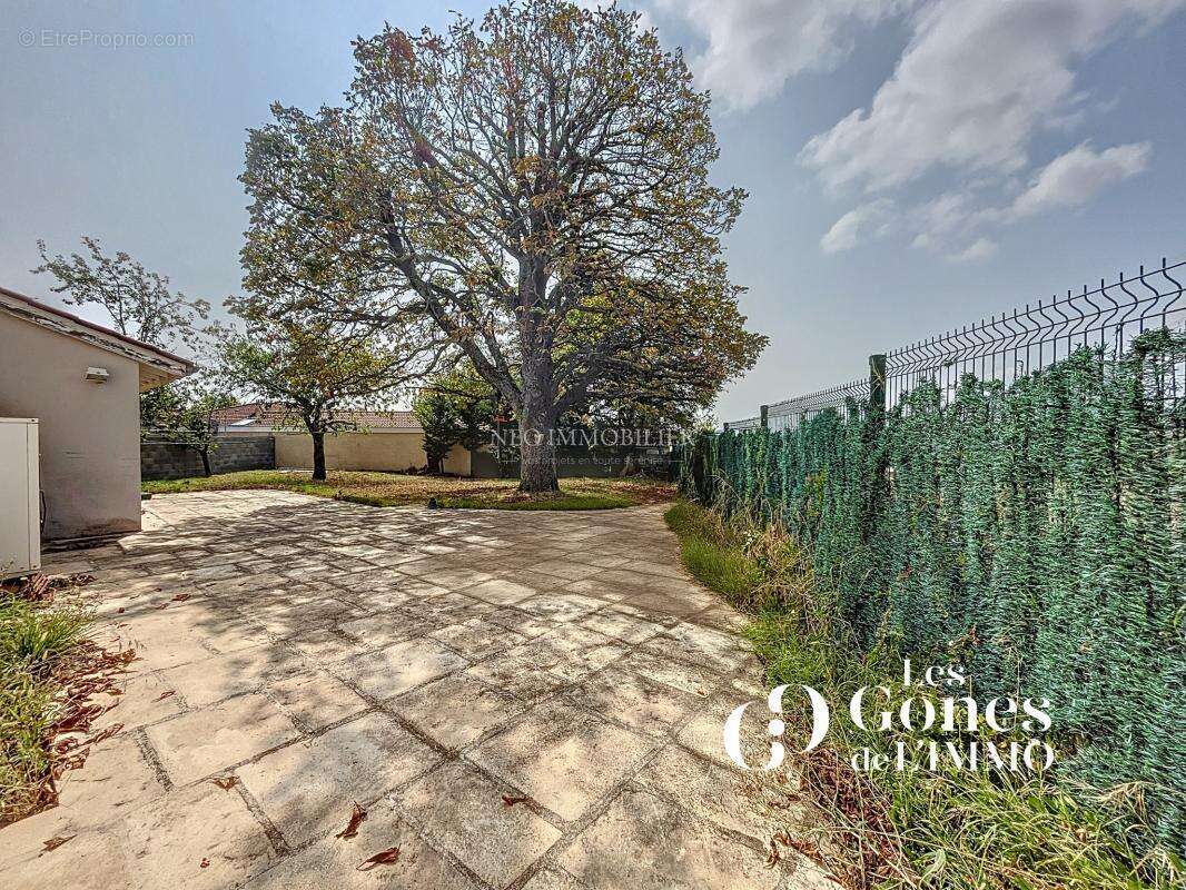 Maison à GREZIEU-LA-VARENNE