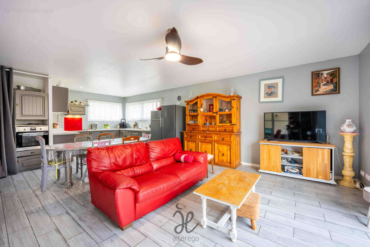 Maison à CABANAC-ET-VILLAGRAINS