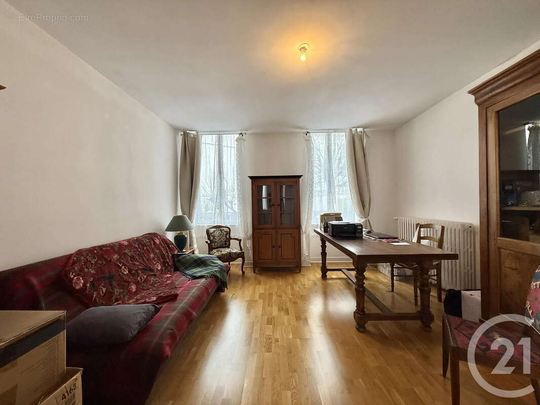 Appartement à MOULINS