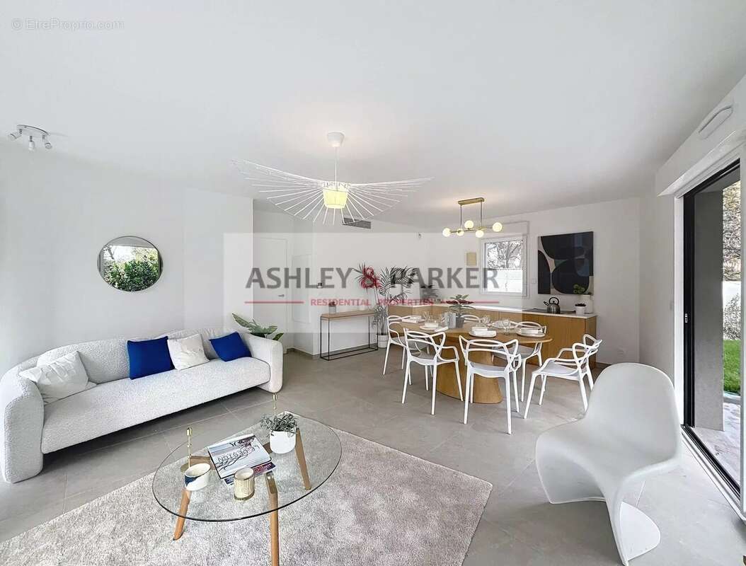 Appartement à VILLENEUVE-LOUBET