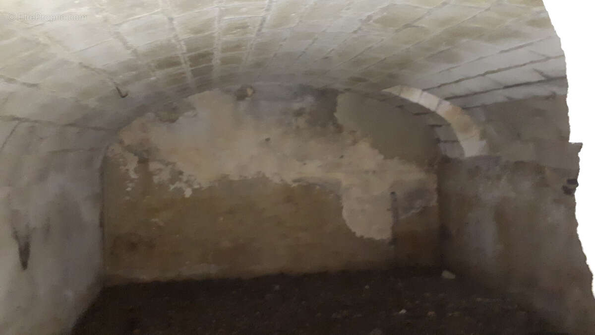 Maison à DANGE-SAINT-ROMAIN