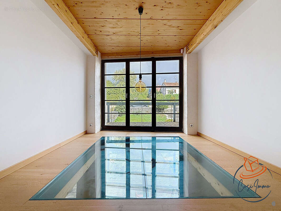 Appartement à SAINT-GENIS-POUILLY