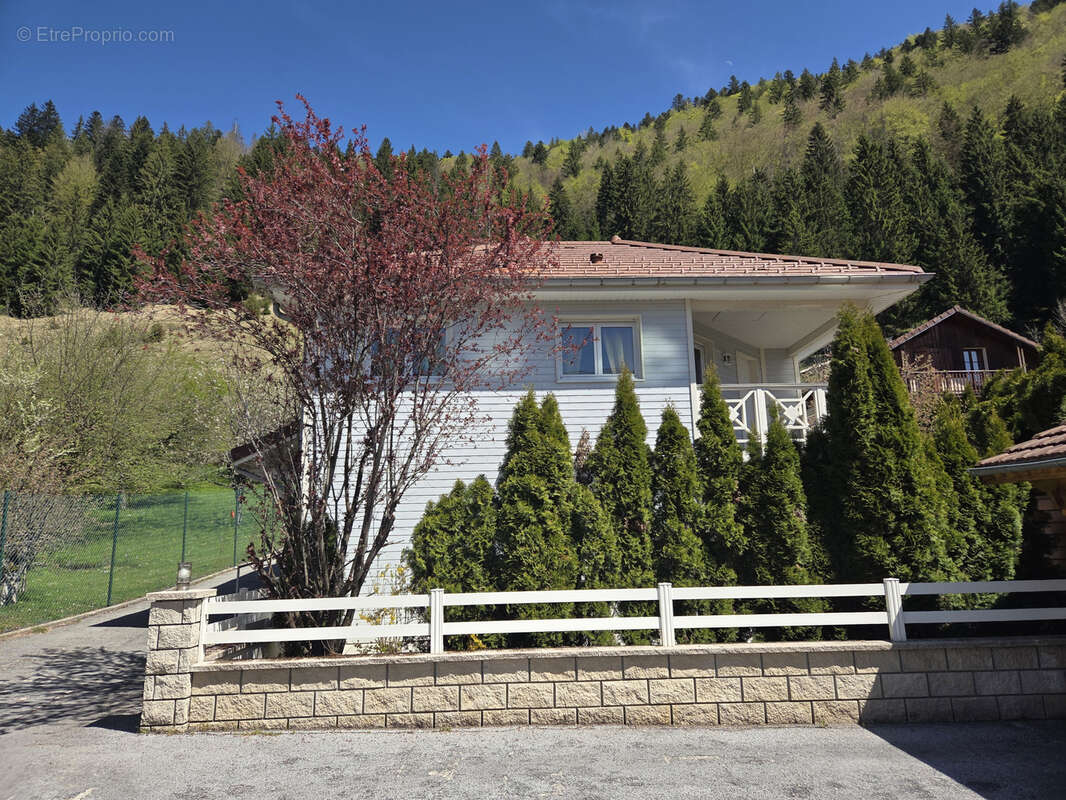 Maison à LA CLUSE-ET-MIJOUX