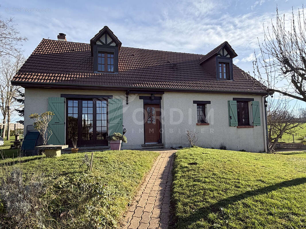 Maison à COSNE-COURS-SUR-LOIRE