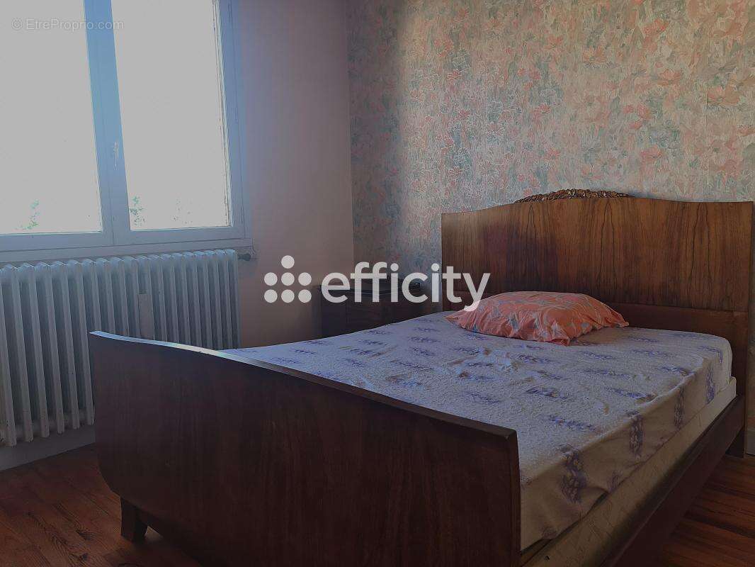 Maison 102 m² à Maringes  - photo 6