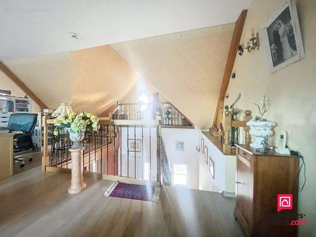 Maison à BONNETABLE