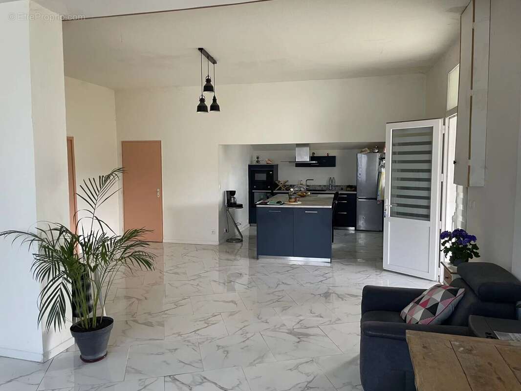 Maison à CABANAC-ET-VILLAGRAINS