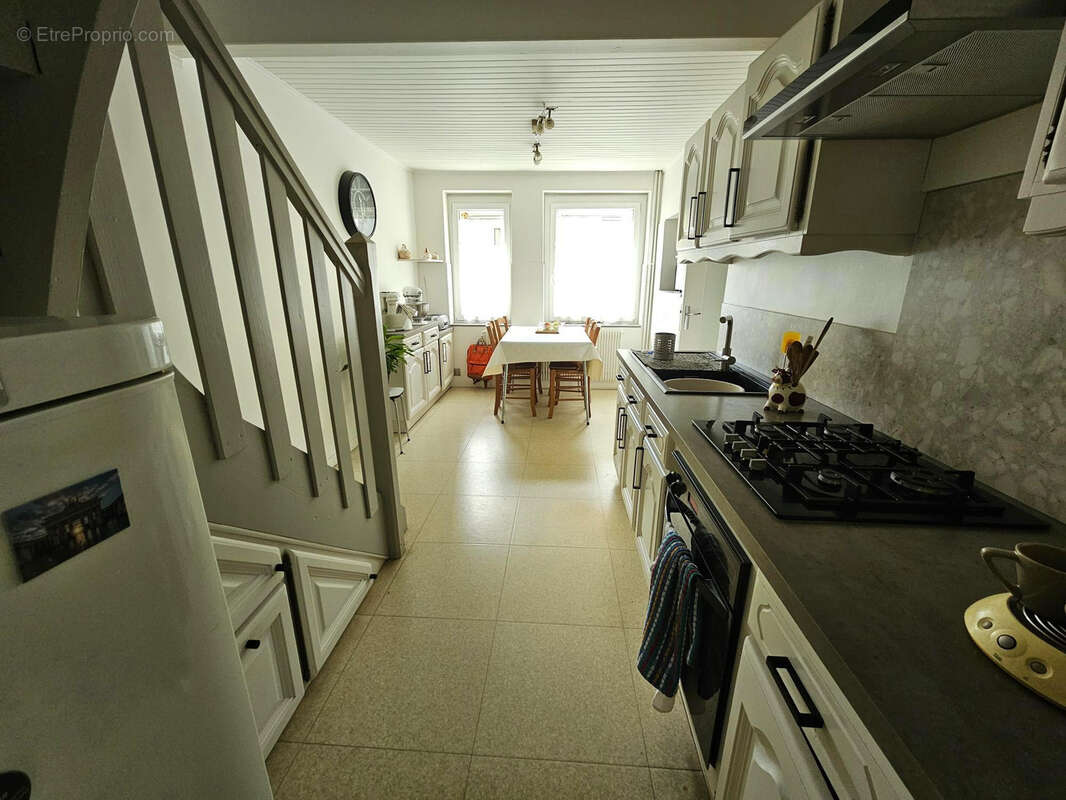 Maison à SAINT-JUST-MALMONT