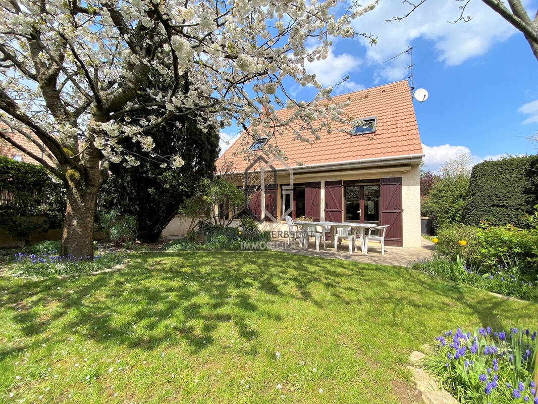 Maison à CHENNEVIERES-SUR-MARNE