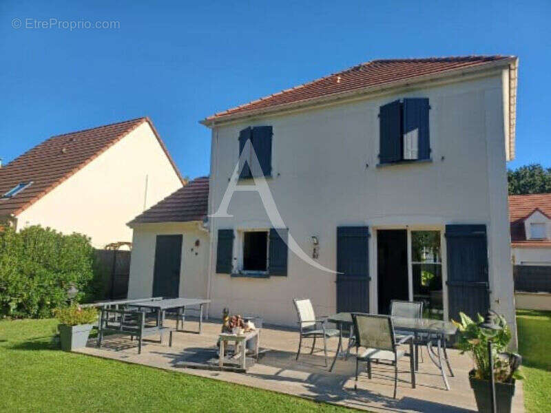 Maison à VIGNEUX-SUR-SEINE