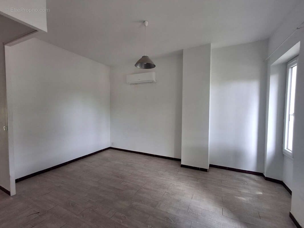 Maison à LE CASTELLET