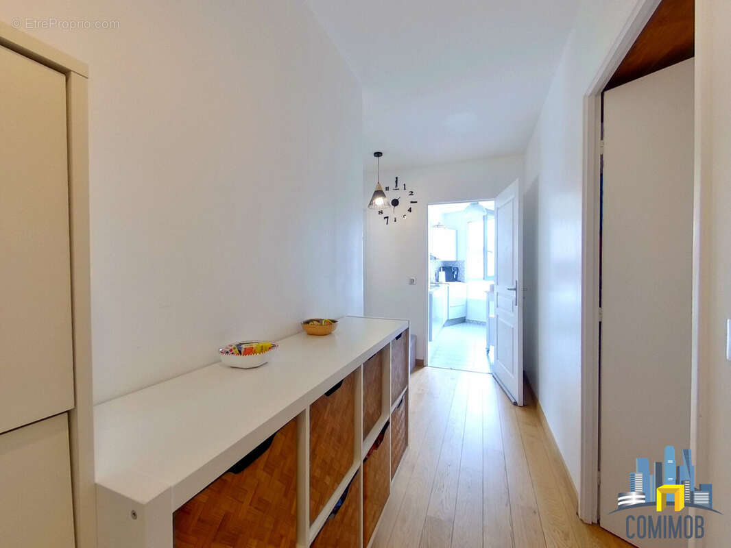 Appartement à COURBEVOIE