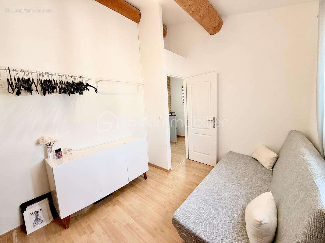 Villa spacieuse non mitoyenne avec piscine garage et mobile-home indépendant - photo 9
