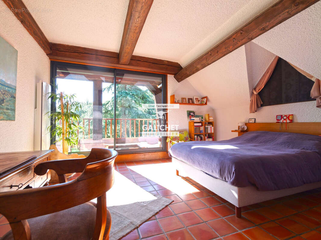 Maison à LA BATIE-VIEILLE