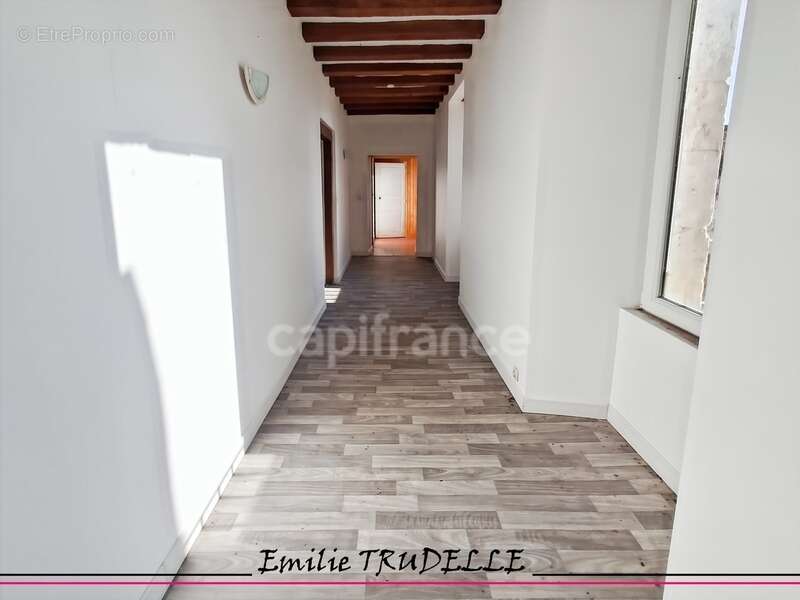 Maison à SAINT-VINCENT-DU-LOROUER