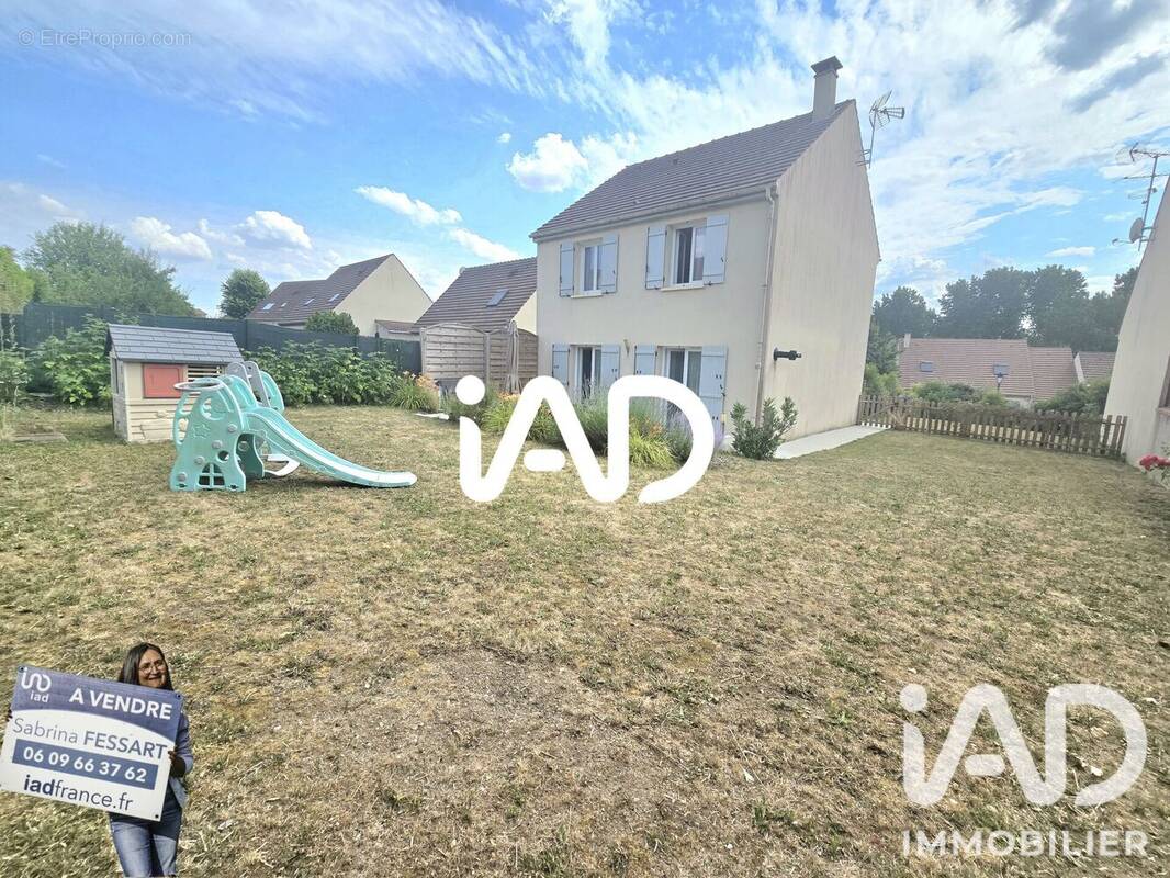Photo 1 - Maison à CHAUCONIN-NEUFMONTIERS