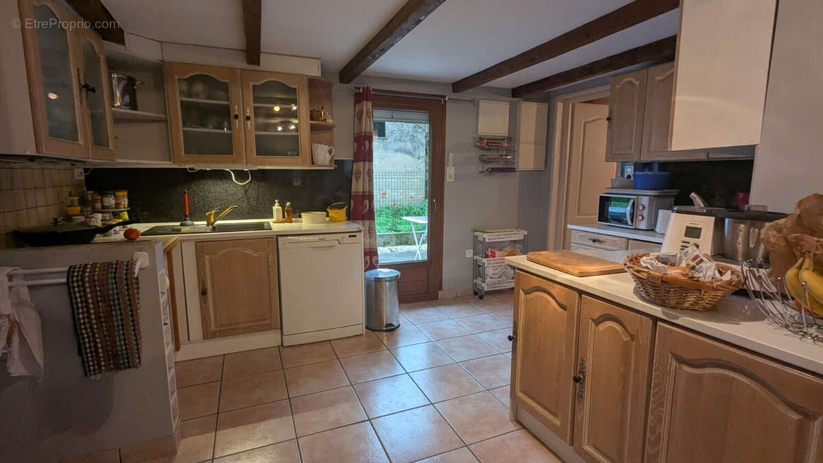 Cuisine ouverte - Maison à SAINT-BONNET-EN-BRESSE