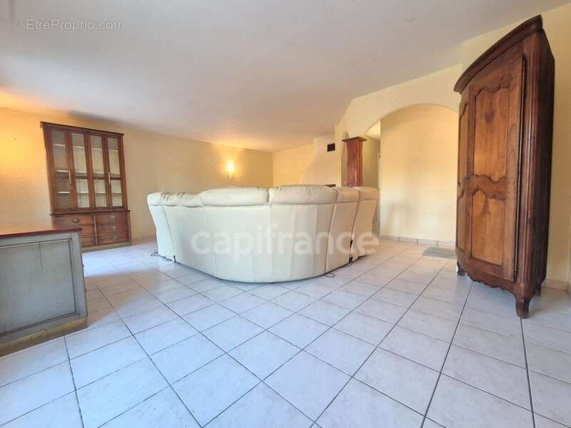 Maison à vendre 7 pièces SAINT GEORGES DE DIDONNE (17) - Grand Garage - Terrain de 945m² - photo 6