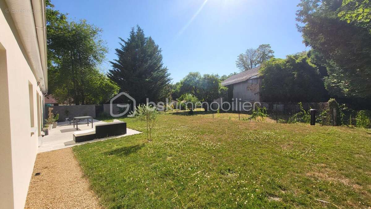Maison récente de plain pied - photo 15