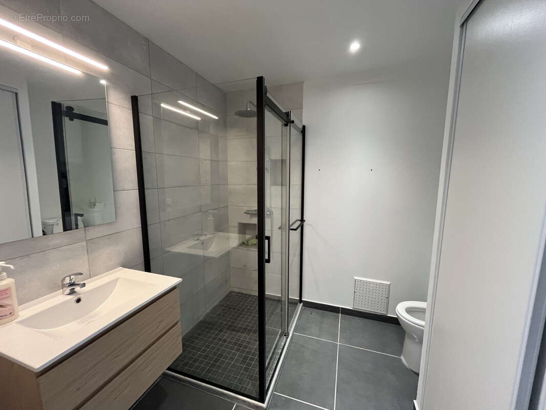 Commerce à SAINT-PIERRE