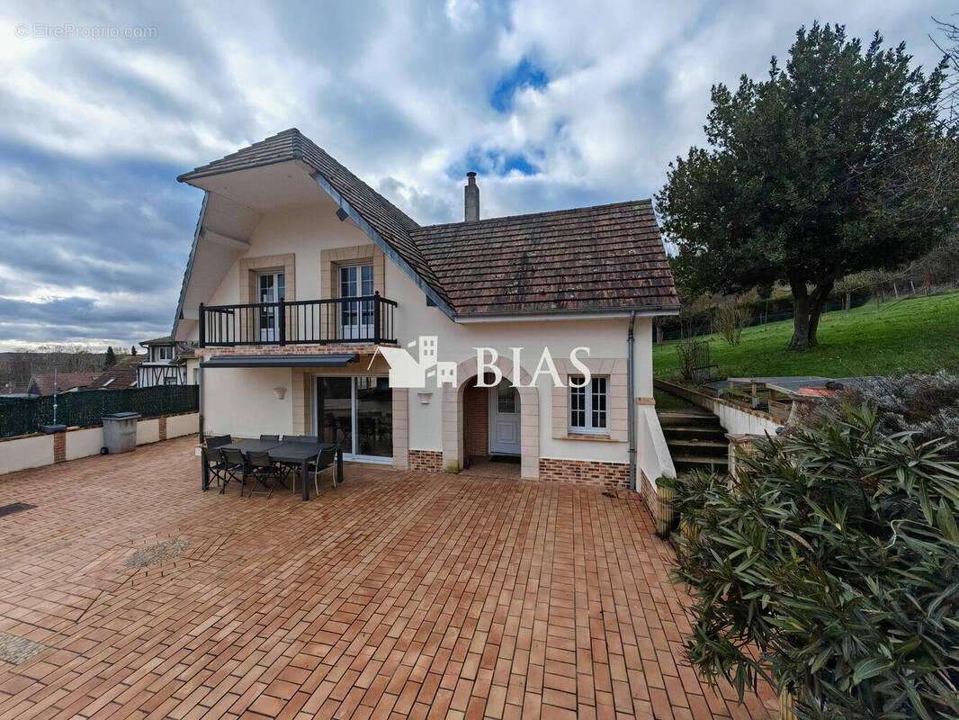 Maison à OISSEL