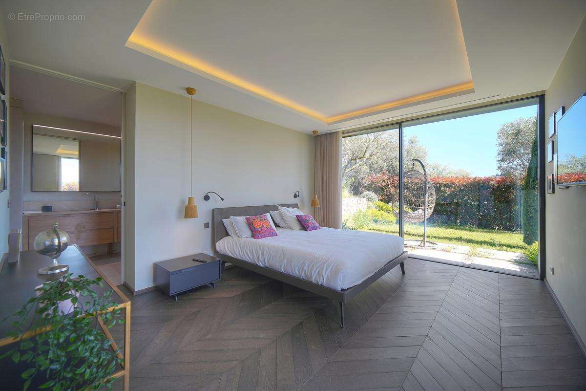 Maison à MOUGINS