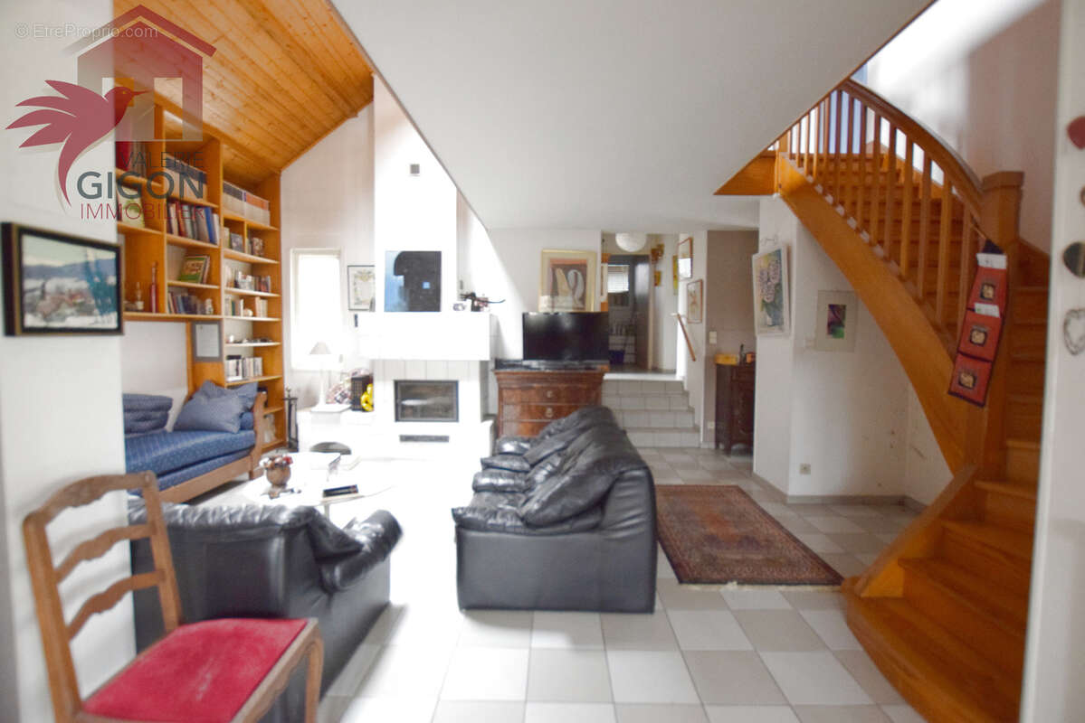 Maison à GRAND-CHARMONT