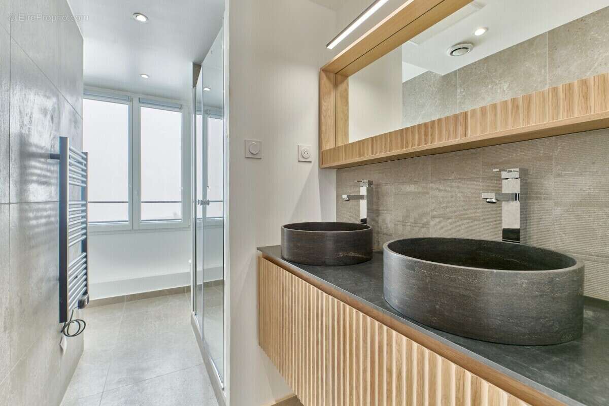 Appartement à PARIS-2E