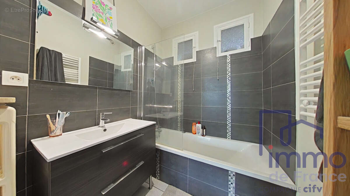 Appartement à SAINT-ETIENNE