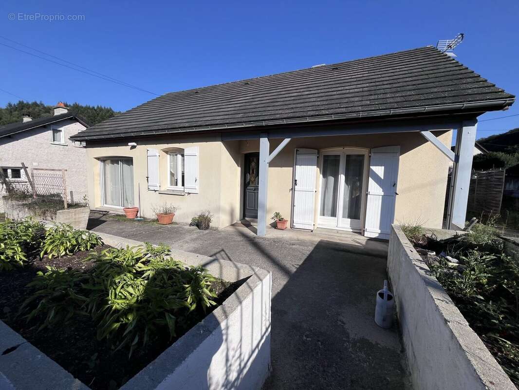 Maison - Maison à BORT-LES-ORGUES