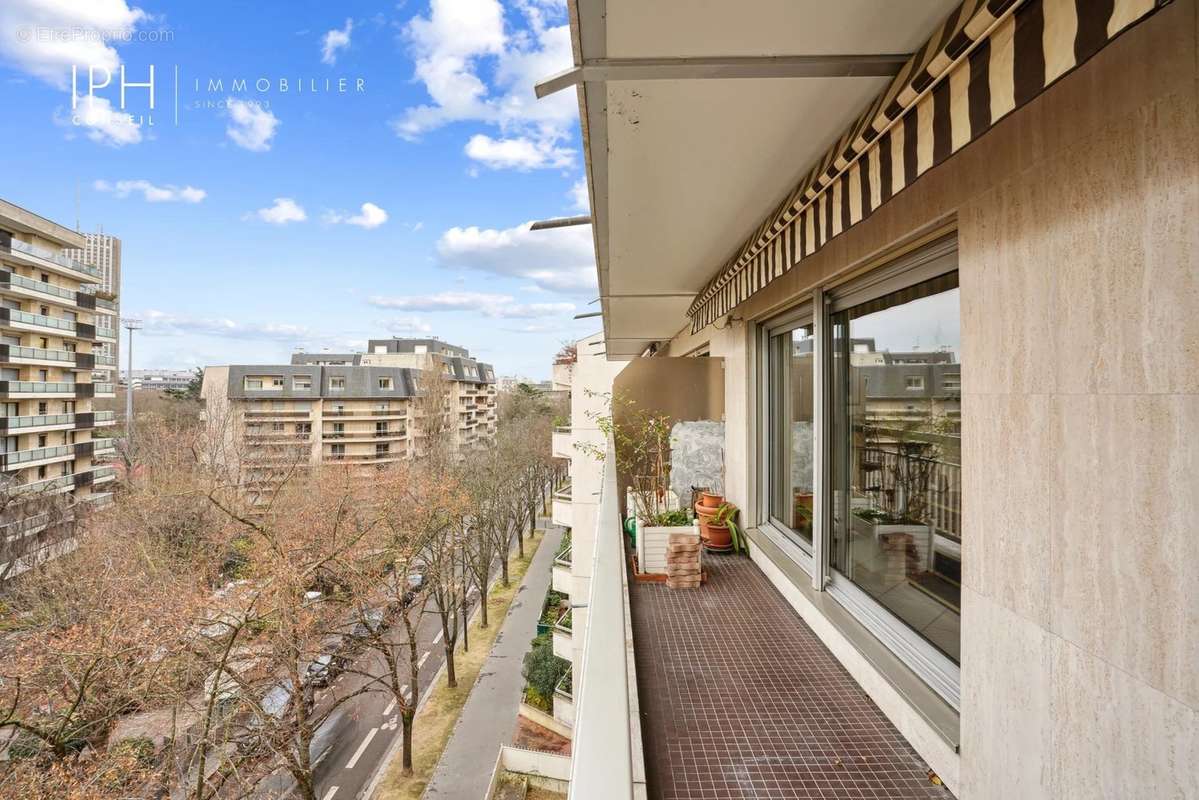 Appartement à NEUILLY-SUR-SEINE