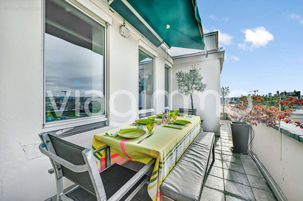 Appartement à PARIS-17E