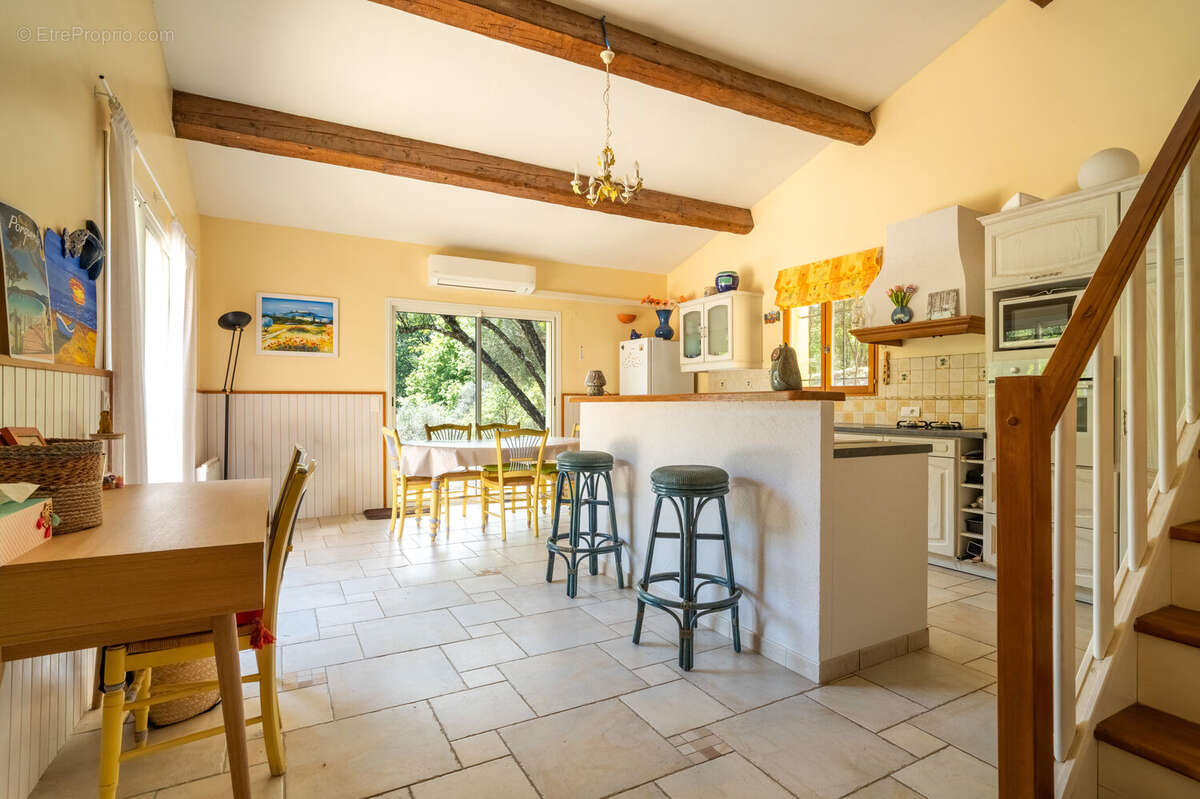 Maison 160 m² à Meounes-Les-Montrieux  - photo 44