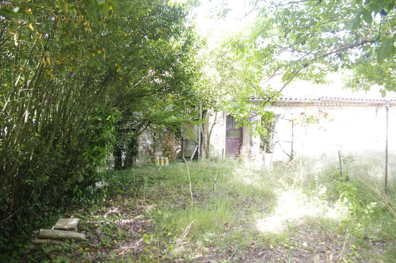 Maison à VIC-FEZENSAC