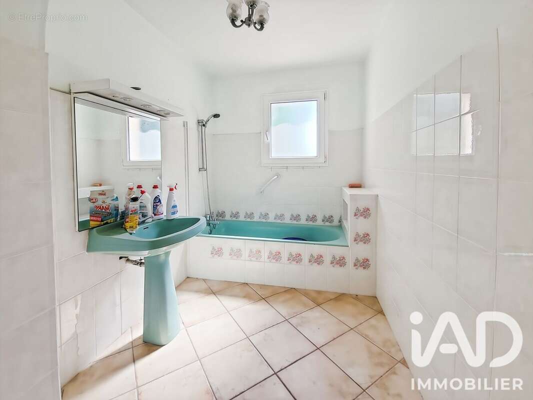 Appartement 105 m² à Baud  - photo 8