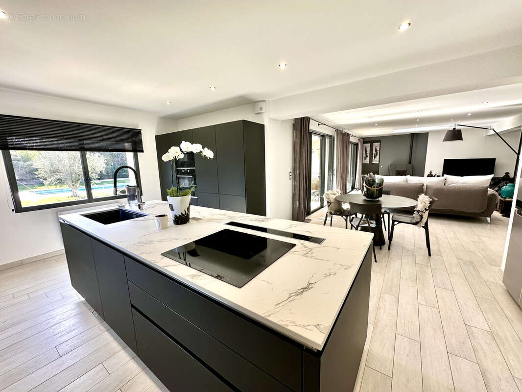 Maison à PLAN-DE-LA-TOUR