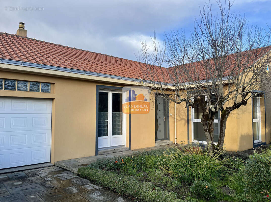 Maison à BOUGUENAIS