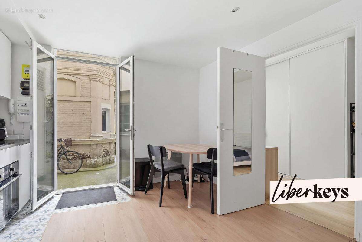 Appartement à PARIS-17E
