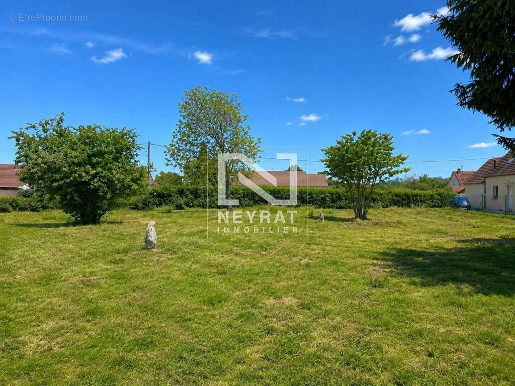 Coup de Cœur à Lalheue : Rare Terrain de 1 437 m² au Calme - photo 2