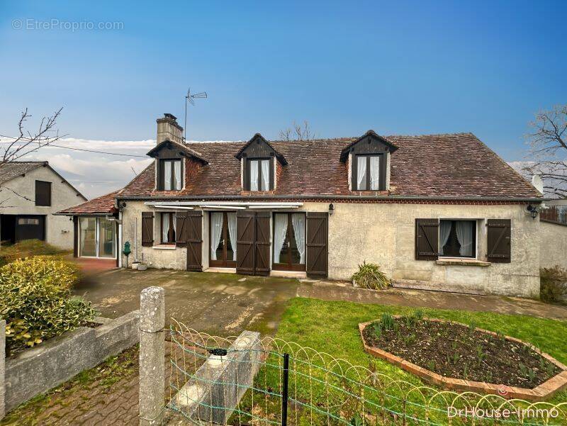 Maison à SAINT-GERMAIN-DE-LA-COUDRE