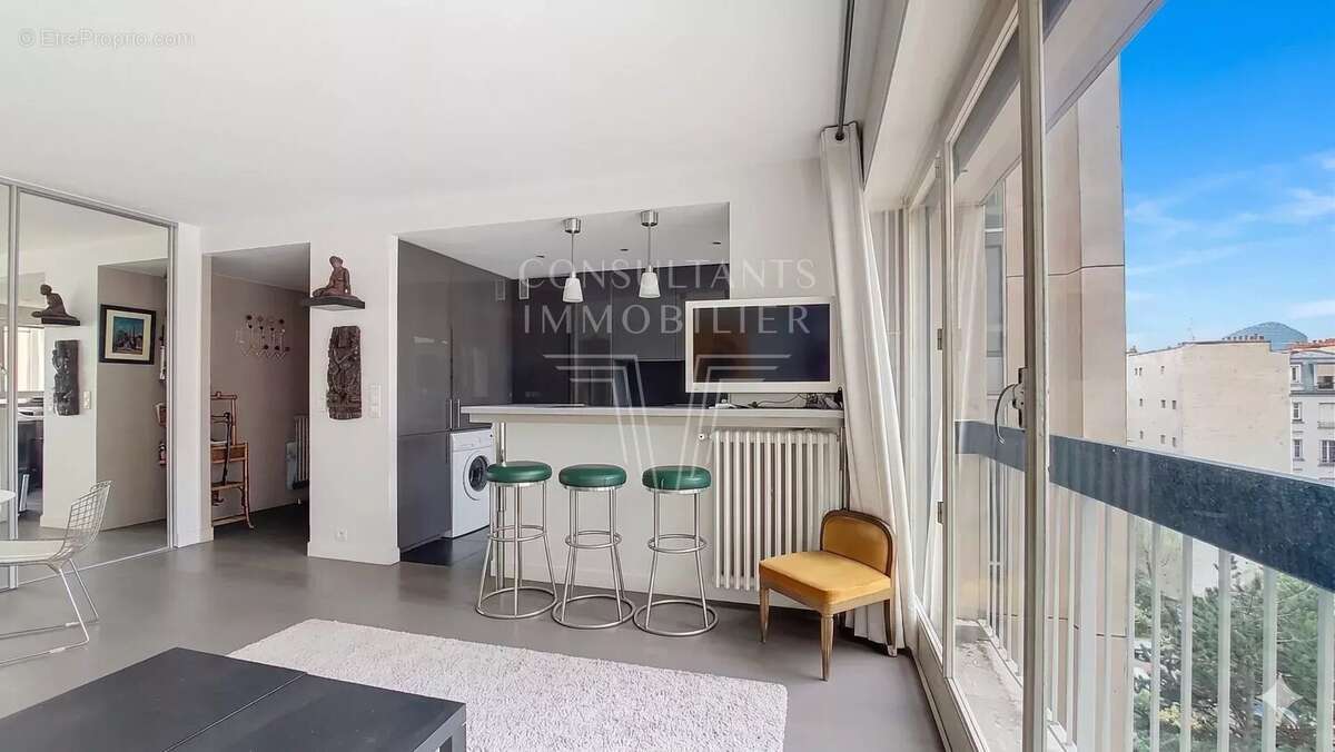 Appartement à PARIS-15E