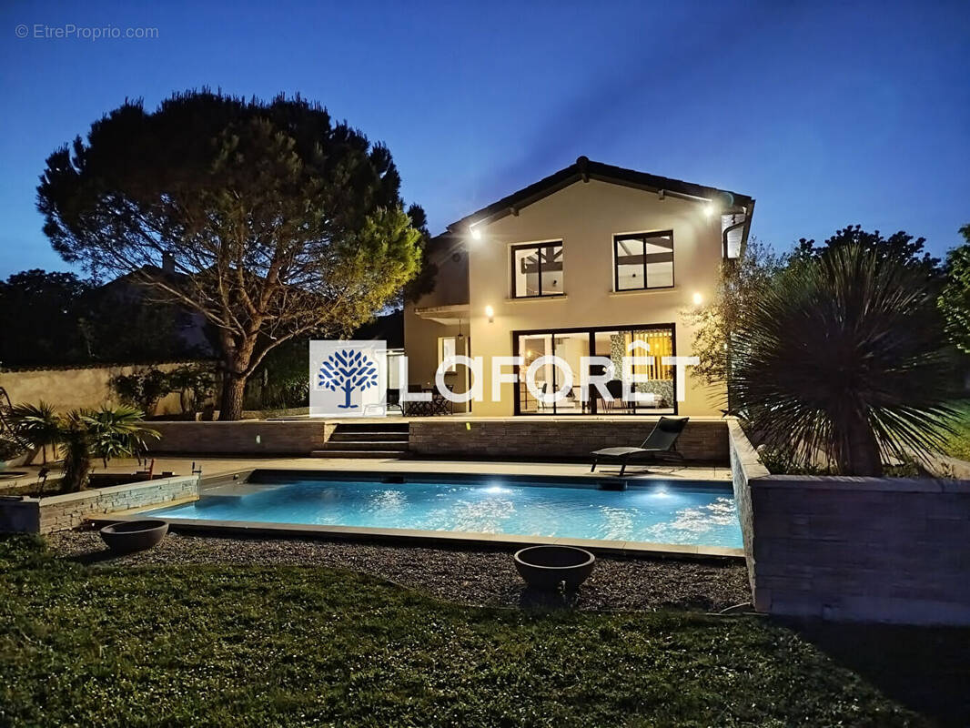Maison à MIRIBEL