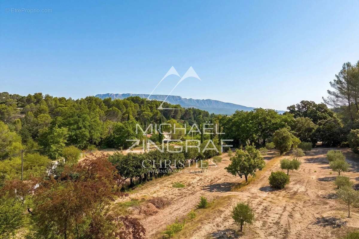 A 14 km d'Aix en Provence, maison familiale avec deux logements, oliveraie - photo 19