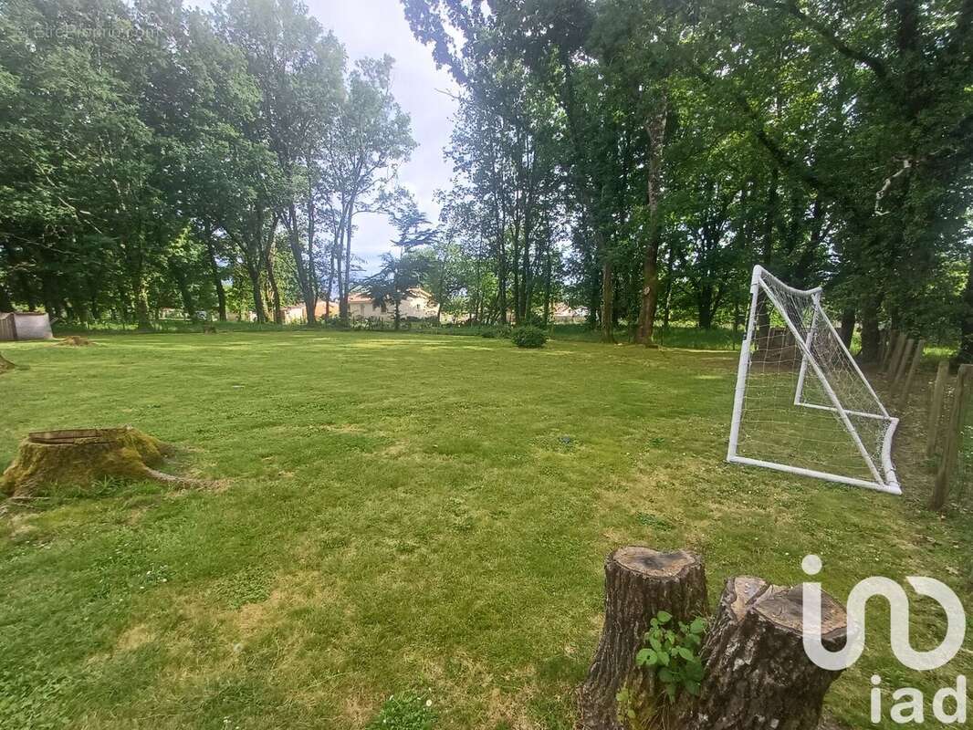 Photo 2 - Terrain à LESPARRE-MEDOC