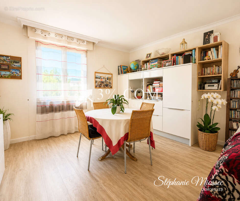 Maison familiale avec vie de plain-pied, sous-sol complet et - photo 3