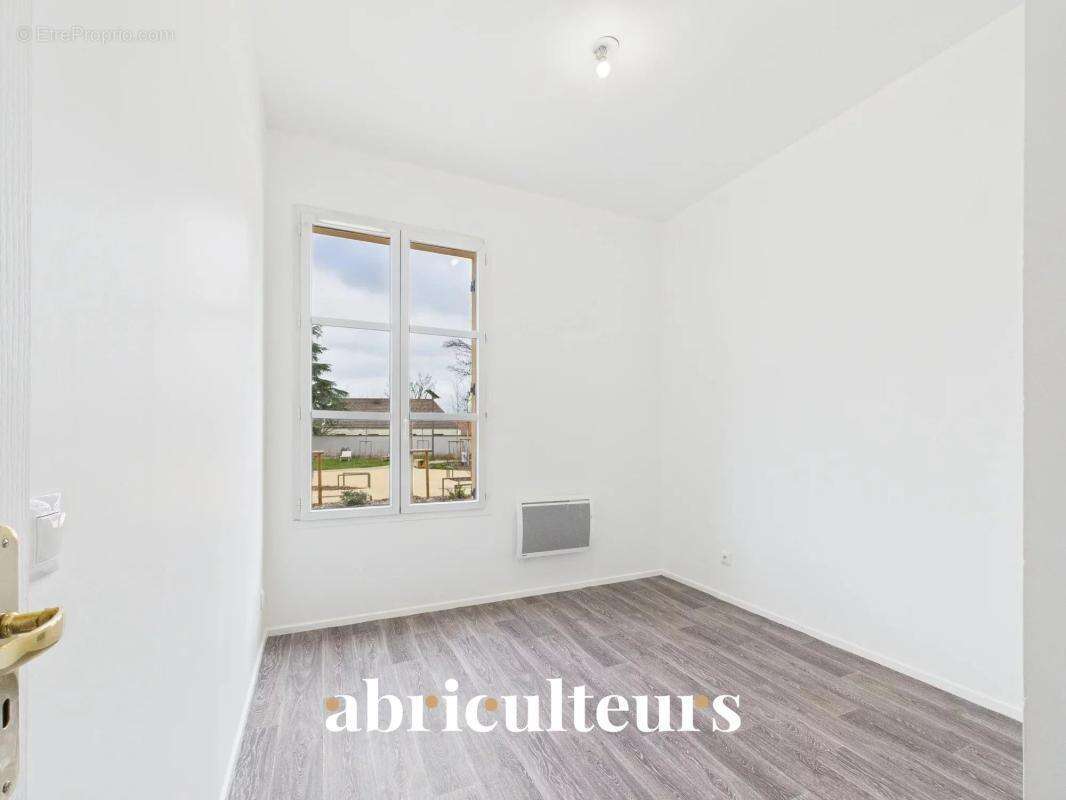 Appartement T3 en rez-de-jardin avec terrasse et vue sur les jardins intérieurs – Résidence de standing à Survilliers - photo 12