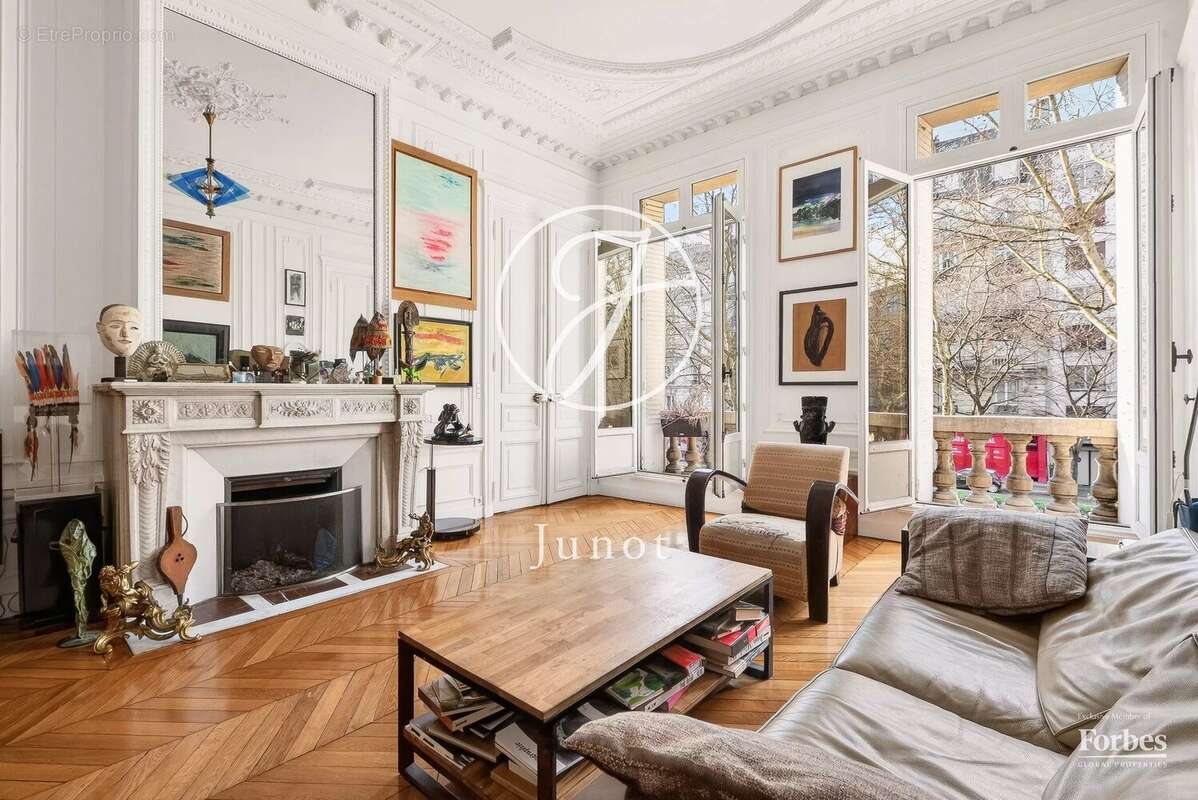Appartement à PARIS-9E