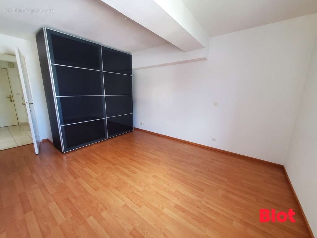Appartement à SENE